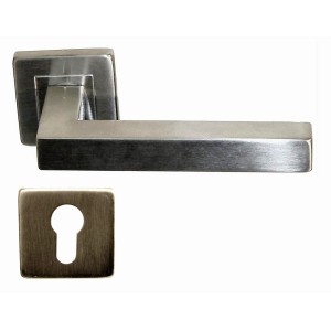 Maniglia per Porta COLETTE, Quadrata, 20 x 10, su Rosette, in Acciaio Inox 304, Finemente Satinata. Sezione Maniglia: 20 x 10 mm