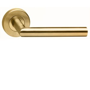 copia di copia di Maniglie per porta su rosette, modello “Elsa Angolo Vivo”, in acciaio inox 304, KLOSE BESSER