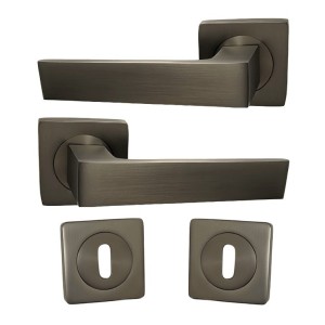 Manija de la puerta en las rosas cuadradas en  aluminio " ELODIE " Color  bronce
