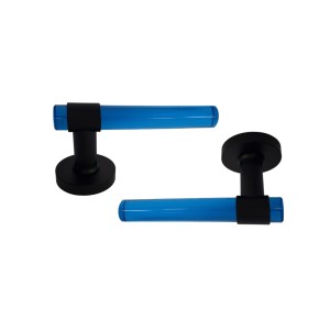 Tiradores de puerta de cristal plexiglás «JOY» AZUL con patas de acero inoxidable negro.